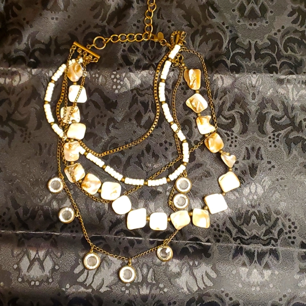 Cookie Lee. Shell necklace